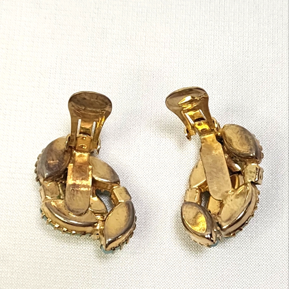 Vintage Juliana Multi-Green and Gold Brooch and Earrings Set - Picture 9 of 14
